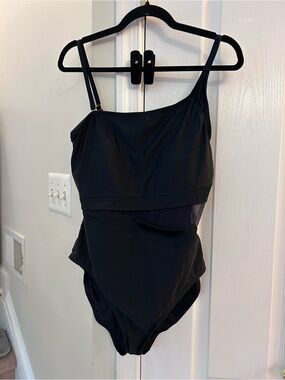 Bleu Rod Beattie Women Black One-Shoulder Swim One-Piece